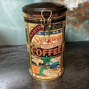 🔥Vintage Coffee Canister, Tin Can with Metal Latch.